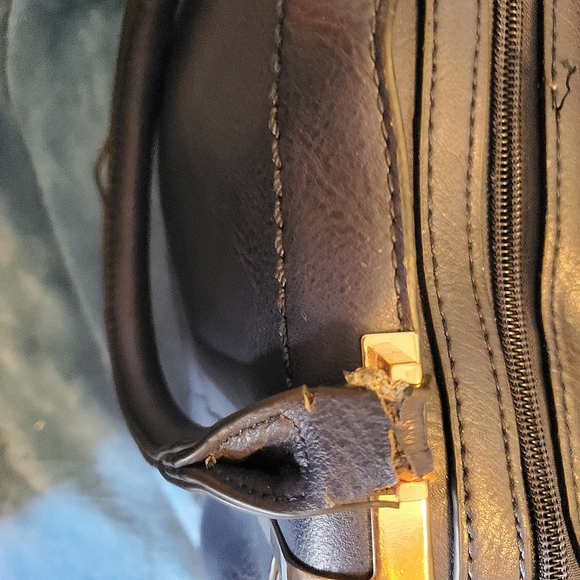 Navy blue multi pocket hand bag with detachable strap. - Picture 4 of 15